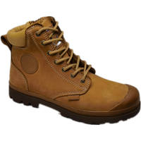 Le fabricant fournit des bottes de sécurité en daim pour hommes fabriquées par Goodyear.