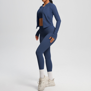 Ensemble de Yoga de sport trois pièces de haute qualité respirant motif solide haut à manches courtes pantalon de Fitness de course en plein air <span class=keywords><strong>avec</strong></span> poches - Product Image 4