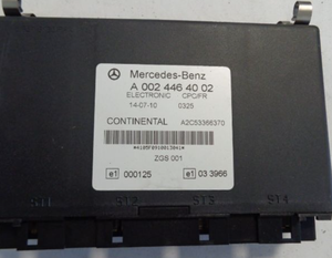 โมดูลขับขี่ยานพาหนะ A0014464002ชิ้นส่วนเครื่องยนต์ - Product Image 3