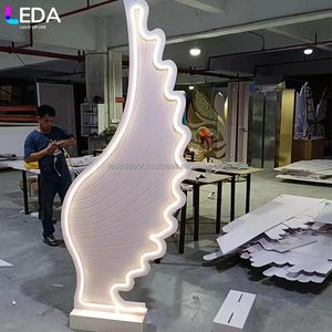 ฉากหลังอะคริลิคสีขาวแบบกำหนดเองของ LEDA สำหรับตกแต่งเวทีงานแต่งงานโดยผู้ผลิต - Product Image 3