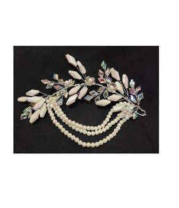 Accessoire de cheveux en perles et cristaux, motif floral, fait main, bijoux de mariée pour chignon et coiffure relevée. - Product Image 6