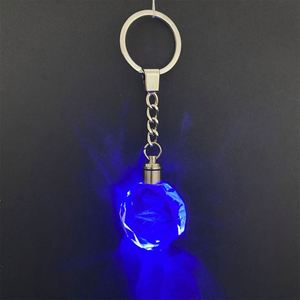 Porte-clés en cristal en forme de cœur, souvenir élégant personnalisé avec logo, design cube de glace, pour célébration d'anniversaire, souvenir familial - Product Image 1
