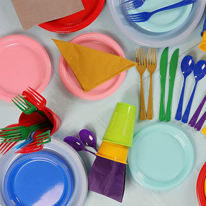 Assiettes en plastique jetables de 9'' et 10.25'', assiettes rondes en plastique pour servir des aliments, des fruits, des desserts, pour les mariages et les fêtes - Product Image 6