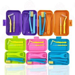 Kit de higiene bucal multiusos portátil Suministros de limpieza de <span class=keywords><strong>ortodoncia</strong></span> invisibles - Product Image 3