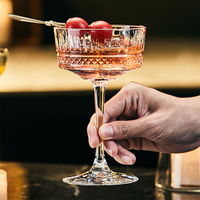 Ensemble de verres à cocktail en cristal pressé de style vintage, gobelets à pied haut, verres à vin transparents pour la décoration de bar à domicile ou de mariage