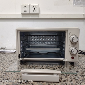 Vente directe d'usine : <span class=keywords><strong>Four</strong></span> miniature économique de 750 W et 10 <span class=keywords><strong>litres</strong></span>, idéal pour les camping-cars, les étudiants et les appartements ; prend en charge la personnalisation en gros OEM/ODM - Product Image 4