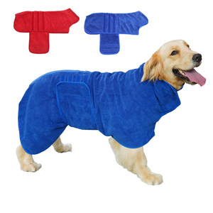 Albornoz para Perros de Microfibra Absorbente de Secado Rápido, Toalla para Mascotas Azul y Roja, Uso en las Cuatro Estaciones - Product Image 1