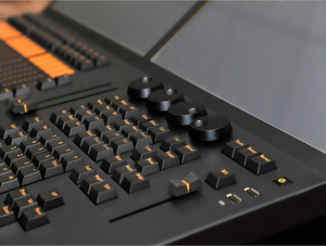 Onpc <span class=keywords><strong>2</strong></span> tocado pantalla pequeño y barato línea travieso caballo estable consola de iluminación - Product Image 2