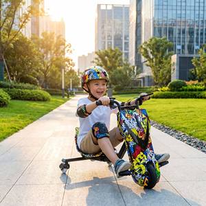 Kart électrique de <span class=keywords><strong>drift</strong></span> MTBGO pour enfants, 8,5 pouces, rotation à <span class=keywords><strong>360</strong></span> degrés, scooter à <span class=keywords><strong>3</strong></span> <span class=keywords><strong>roues</strong></span>, kart de course pour le plaisir en plein air - Product Image 1