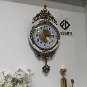 Horloge murale décorative de luxe moderne dorée de grande taille 72x35 cm, personnalisable en usine, pour la maison, livraison directe DDP - Product Image 3