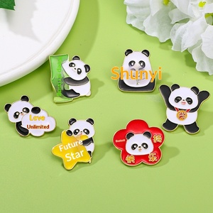 Broche mignonne Panda Fleur avec texte inspirant pour la rentrée scolaire 2026 – Cadeau pour étudiant, technique d'huile coulante - Product Image 1