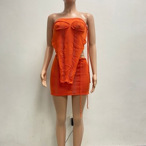 Conjunto de corsé y minifalda de punto de color liso para mujer con cordón y detalles de ganchillo - Product Image 2