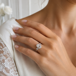 Anello a Goccia di Lusso per Donne, Gioiello da Dito Scintillante e alla Moda - Product Image 2