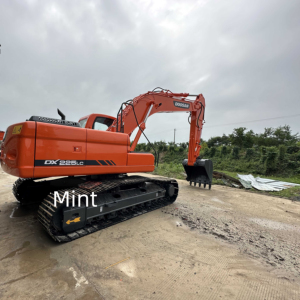 Machines d'ingénierie d'occasion Excavateur sur chenilles original Dx225 pour Doosan Vente Grandes pelleteuses en bon état à bas prix - Product Image 1