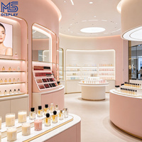 Vitrine de présentation cosmétique sur mesure avec étagères rétroéclairées par LED, finition dorée, laque blanche, pour boutique de beauté, parfumerie, comptoir de vente au détail
