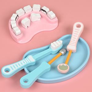 Набор деревянных игрушек для спасательной машины - Product Image 3