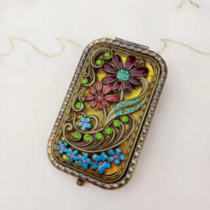 European Custom Lightweight Metal Retro Portable Pocket Folding Double-Sided Women's Round Mini Gift Set Makeup Mirror