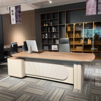 Bureau de direction de luxe en L avec rail électrique 54 mm, panneau LED et armoire à serrure à code – Suite de bureau complète pour immeuble commercial