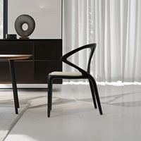 Chaise en bois massif sur mesure avec accoudoirs sculptés, chaise de salle à manger en bois, fauteuil d'appoint rembourré en cuir
