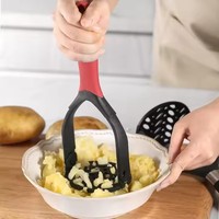 Alat penekan buah sayuran aman aman aman gagang plastik kayu ramah lingkungan dengan kepala nilon untuk Mash kentang