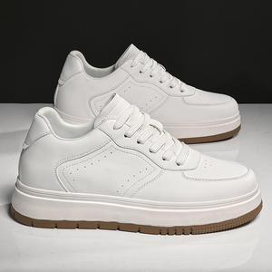 Zapatos deportivos casuales blancos de alta calidad para hombre - zapatos para caminar con cordones de cuero genuino - zapatos casuales versátiles y cómodos - Product Image 3