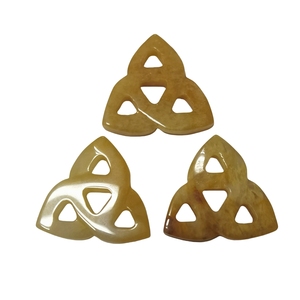 Customized Natural Polished Triangle Shape <strong>Yellow</strong> <strong>Jade</strong> <strong>Stone</strong> Irish Knot Carving Hollow <strong>Yellow</strong> <strong>Jade</strong> <strong>Stone</strong> - Product Image 4