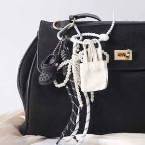 Porte-clés en cuir PU style coréen multi-breloques, polyvalent pour sacs, voitures, téléphones, avec breloque ours - Product Image 2