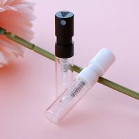 Flacon de parfum portable mini SUMEEAR en verre transparent de 1 ml avec pulvérisateur, rechargeable, échantillon, diffuseur à bâtonnets, logo personnalisé