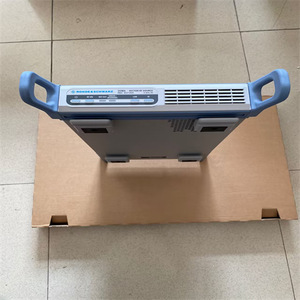 Generador de Señales Rohde Schwarz SGT100A de 1MHz, Modelo Metálico para Procesamiento de Señales Industriales - Product Image 2