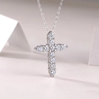 Collier pendentif en forme de cœur en cristal de glace, plaqué or, plaqué argent, plaqué rhodium, chaîne en laiton avec zircon, bijoux hip-hop