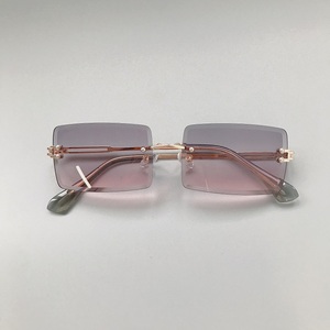 2021ใหม่สไตล์สี่เหลี่ยมขนาดเล็กที่ไม่มีขอบแว่นกันแดดแว่นกันแดดแว่นกันแดดเฉดสีขายร้อน - Product Image 4