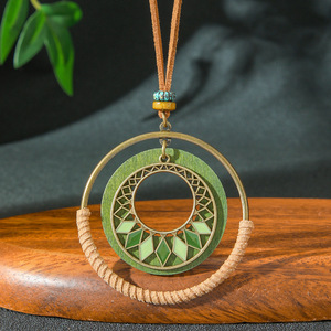 Ensemble collier et boucles d'oreilles bohèmes, pendentif géométrique en alliage vert, ensemble de bijoux tendance pour femmes - Product Image 4