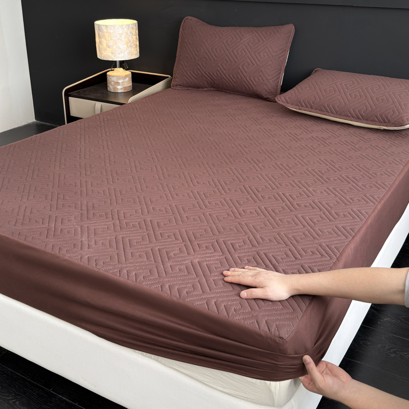 Waterproof fitted  sheet [brown]