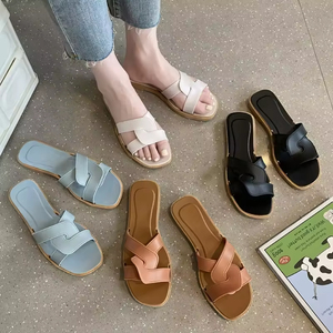 Sandales plates d'été personnalisées pour femmes, légères et confortables, couleur unie, à enfiler - Product Image 2