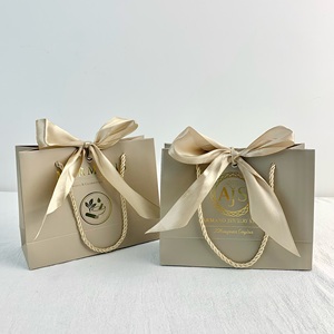 <span class=keywords><strong>Bolsas</strong></span> <span class=keywords><strong>de</strong></span> <span class=keywords><strong>Papel</strong></span> para Regalo con Logotipo Personalizado, <span class=keywords><strong>Bolsas</strong></span> <span class=keywords><strong>de</strong></span> Compras <span class=keywords><strong>de</strong></span> <span class=keywords><strong>Lujo</strong></span> para Ropa, con Asas <span class=keywords><strong>de</strong></span> Listón - Product Image 5