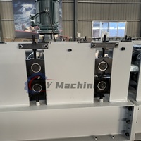 Ligne de formage à froid entièrement automatique multi-tailles haute efficacité pour poteaux d'étagères, machine de fabrication de rails de rayonnages avec roulement