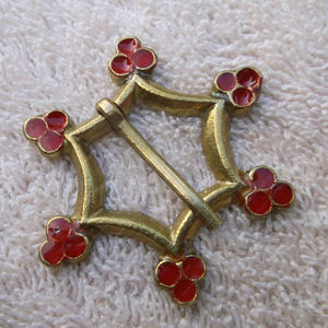 Boucle d'anneau en D médiévale avec trèfles 1250-1450 Utilisation de la ceinture en cuivre - Product Image 1