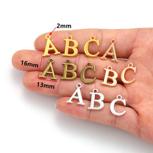 Venta directa de fábrica, joyería de aleación, 26 letras en inglés, colgante de, pulsera Diy, llavero, accesorios, colgante S115 - Product Image 1