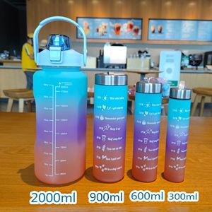 Kit de gourdes 4 en un bouteille d'eau dégradée noire 4 en 1 <span class=keywords><strong>gourde</strong></span> en plastique bouteille d'eau motivationnelle 4 en 1 ensemble de bouteilles d'eau vente en gros - Product Image 5