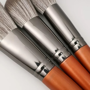 ชุดแปรงแต่งหน้าคุณภาพสูง 14 ชิ้น ด้ามไม้สีเงิน แบรนด์ OEM รับผลิตตามสั่ง พร้อมติดฉลากส่วนตัว สำหรับคอนซีลเลอร์ คิ้ว อายแชโดว์ และแปรงแต่งหน้าทรงเหลี่ยม - Product Image 4