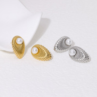 Boucles d'oreilles clous en fausses perles style cour rétro français vintage, plaqué or 18 carats, en acier inoxydable de qualité supérieure, anti-ternissement