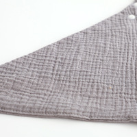 Bavoirs triangulaires en mousseline de coton DJK Premium pour bébé, foulard bandana quatre couches en coton doux, respirant, imperméable et résistant aux taches, couleur unie