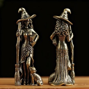 Adorno Creativo de Latón con Forma de Escoba, Luna y Bruja, Ideal para Decoración del Hogar, Sala de Estar o Escritorio, Estatua de Mago, Artesanía - Product Image 1
