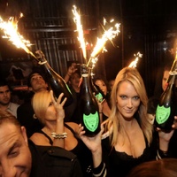 Goldene Champagner-Feuerwerk-Zauberstäbe Silberne Erstaunliche Funkenfontäne Hochzeitstorten-Dekoration Party-Zubehör Brennende Kerze