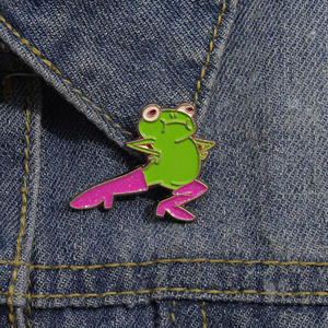Broche en métal en forme de grenouille rose de dessin animé, design tendance, ange, croix, talons hauts, animal amusant, badge pour sac à dos, accessoires vestimentaires, épingle à étoile - Product Image 1