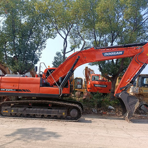 Excavatrice sur chenilles hydraulique Doosan DX225LC-9C DX300 d'occasion à vendre - Product Image 5