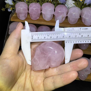 Vente en gros d'énergie de guérison naturelle sculpture en cristal de quartz rose crânes de 2 pouces pour la méditation - Product Image 6