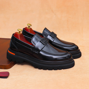 Nouvelle Tendance – Mocassins Homme en Cuir Véritable Brillant, Style Britannique Sportif Décontracté, Légers, Antidérapants et Isolants pour l'Automne - Product Image 1