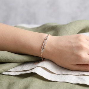 Pulsera de Plata de Ley Chapada en Oro Rosa con Eslabones de Ancla y Adorno de Piedras Brillantes, Joyería Fina Moderna para Mujer - Product Image 5