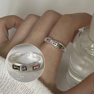 Anillo de Plata de Ley S925 con Textura Irregular de Inspiración Retro con Capa Interior de Esmeralda Rosa Púrpura, Corte Ovalado de Diamante, Estilo Moderno - Product Image 3